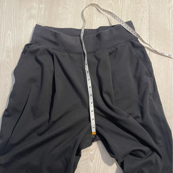 Lululemon Can You Feel The Pleat Crop Pants *21" Black size 8 - Picture 9 of 16